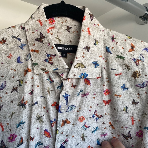 NEW - Men’s Butterfly button down - Picture 1 of 3
